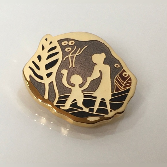 Vintage Enamel de Passille Sylvestre Brooch Pin Mother / Woman & Child - Picture 7 of 7